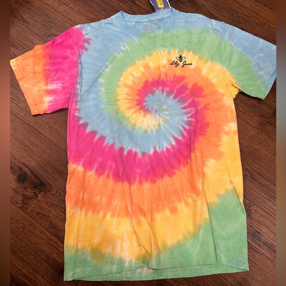 ‼️SOLD‼️ NWT lily grace tee - Picture 1 of 2